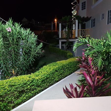 Cool Breeze Discovery Bay Bagian luar foto