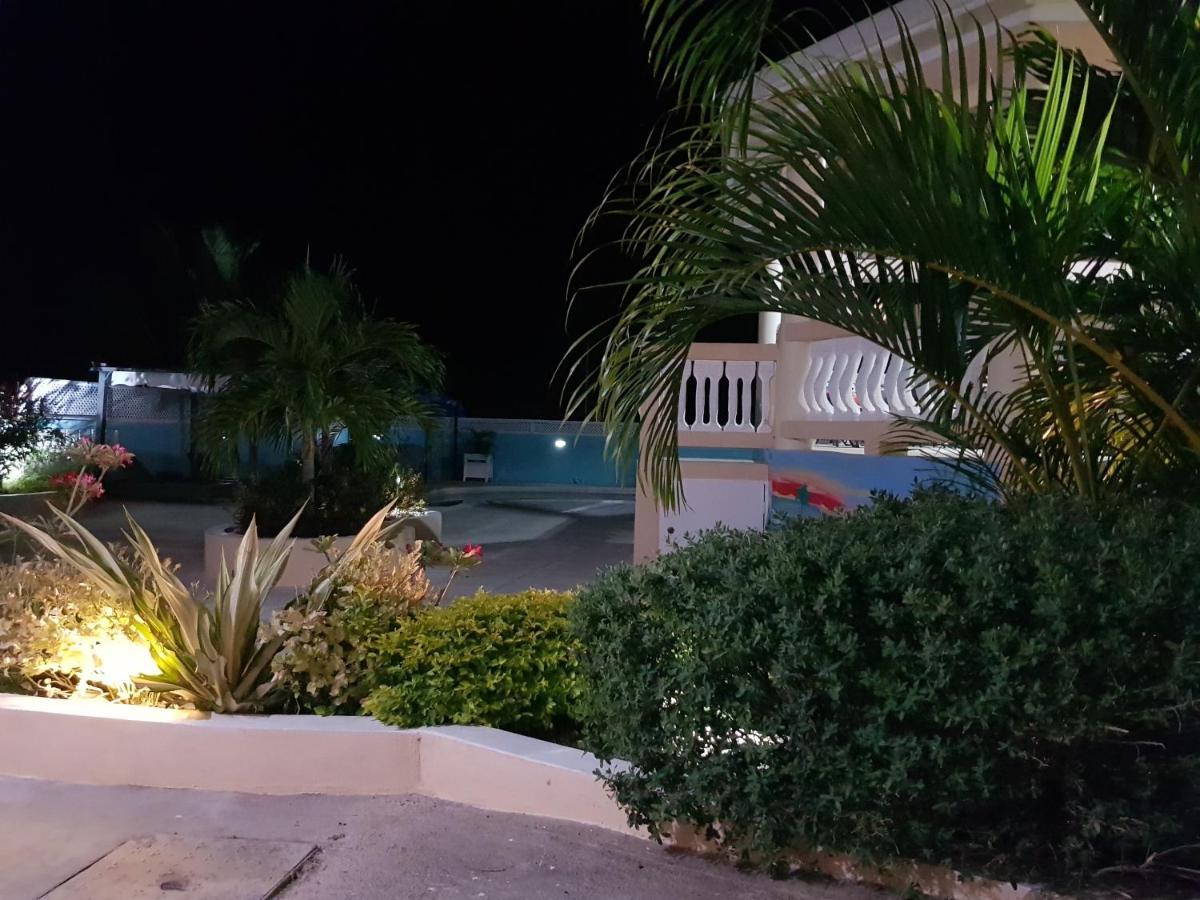 Cool Breeze Discovery Bay Bagian luar foto